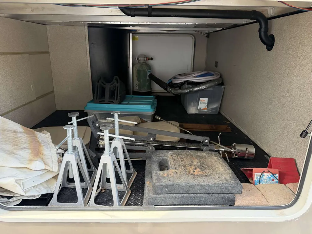 2019 Forest River Cedar Creek Champagne Edition 38EL, Photos photo 11