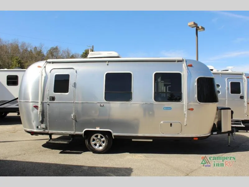 2026 Airstream Bambi 22FB - Photo 3