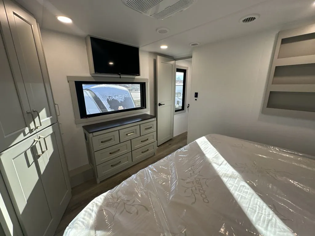 2026 Brinkley Model G 4100, Photos photo 32