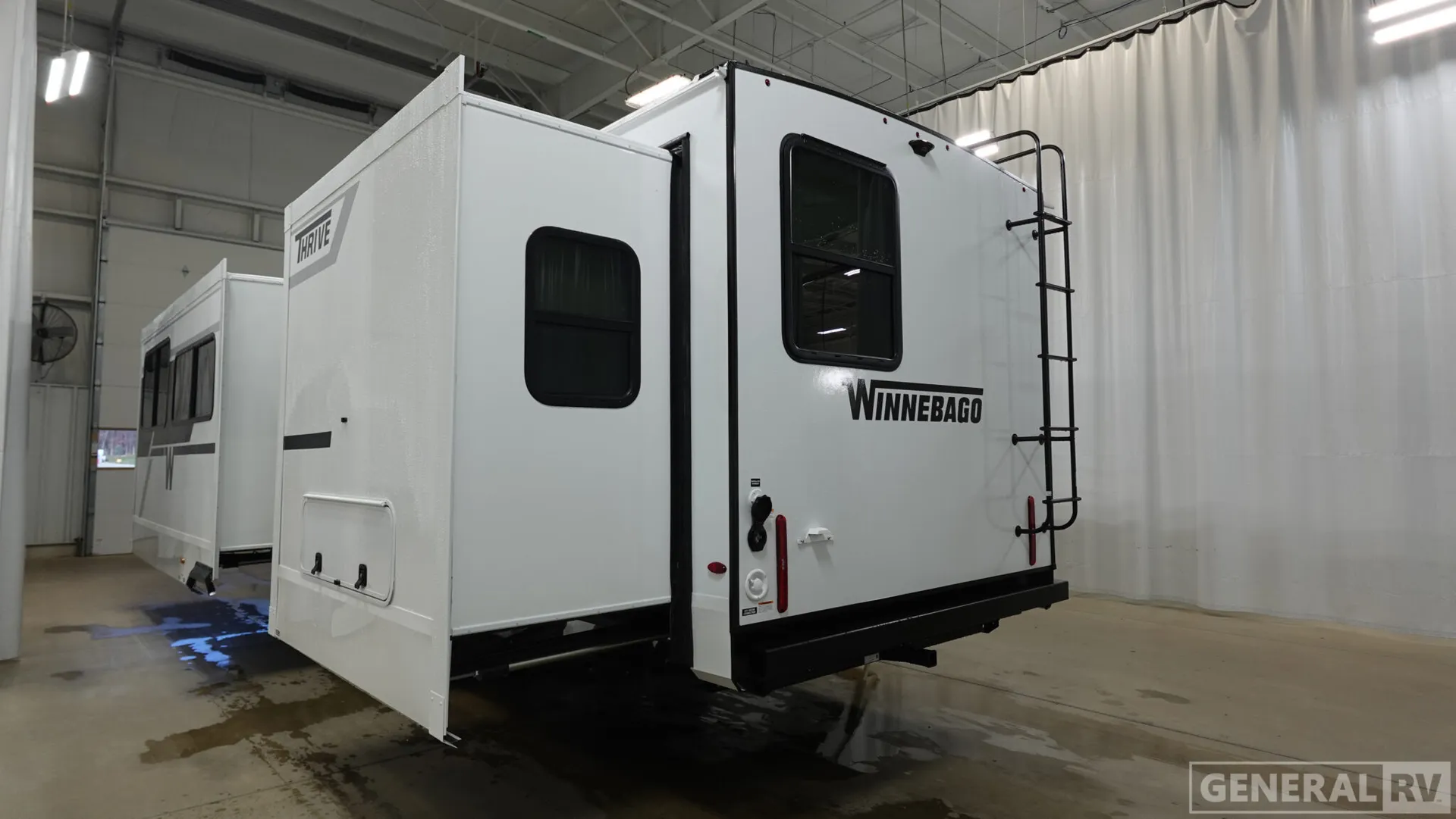 2026 Winnebago Thrive 26FKD - Photo 4