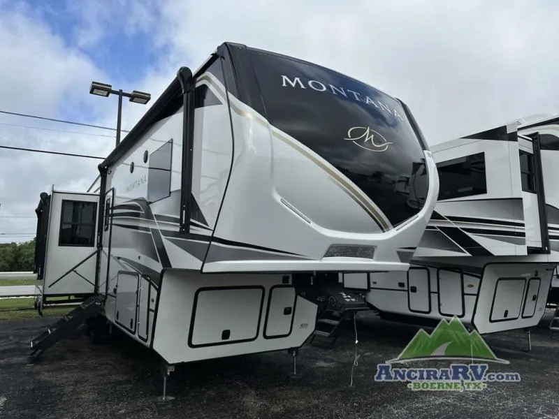 2025 Keystone Montana 3123RL - Photo 4