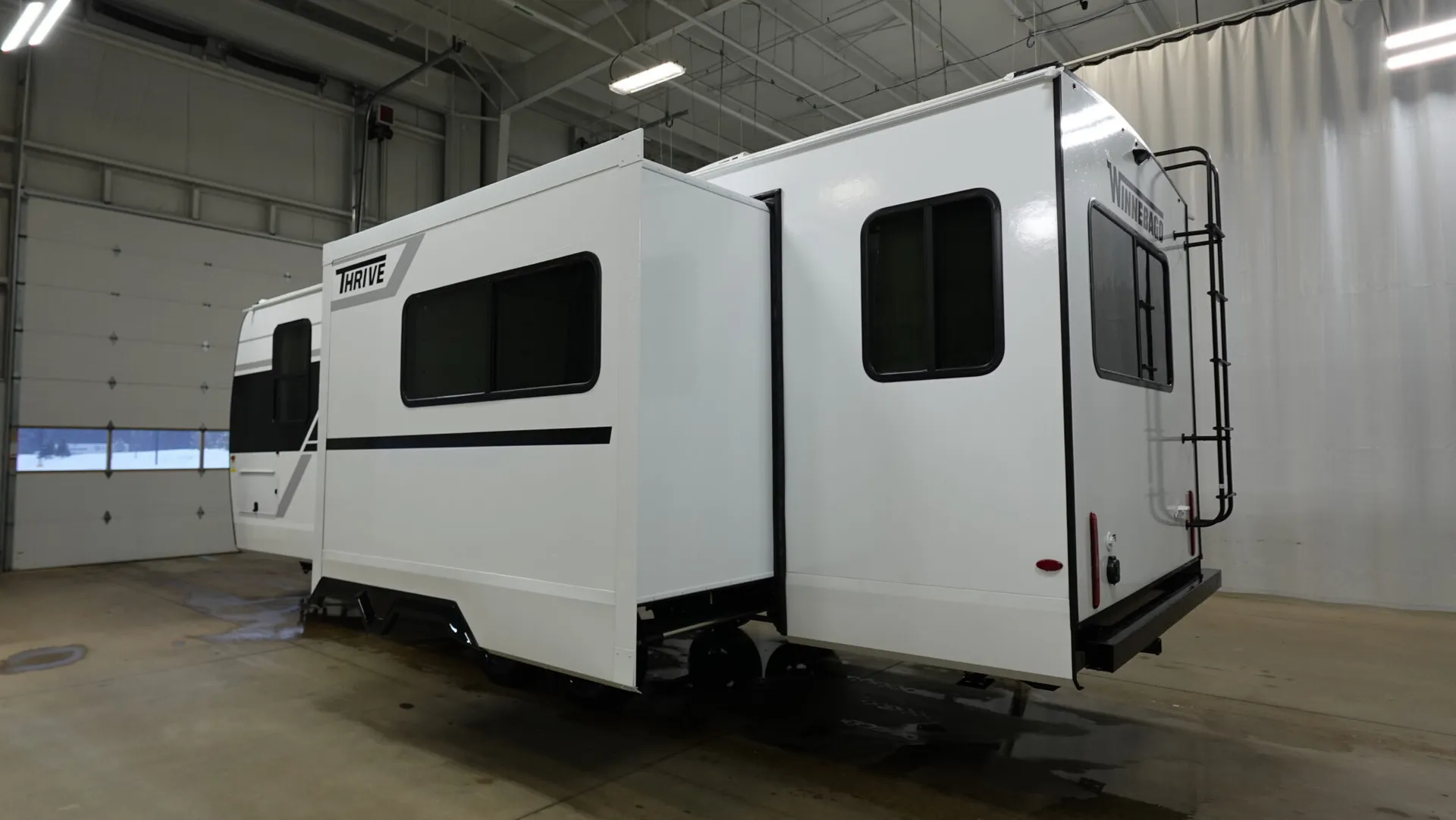 2026 Winnebago Thrive 25RLS - Photo 4