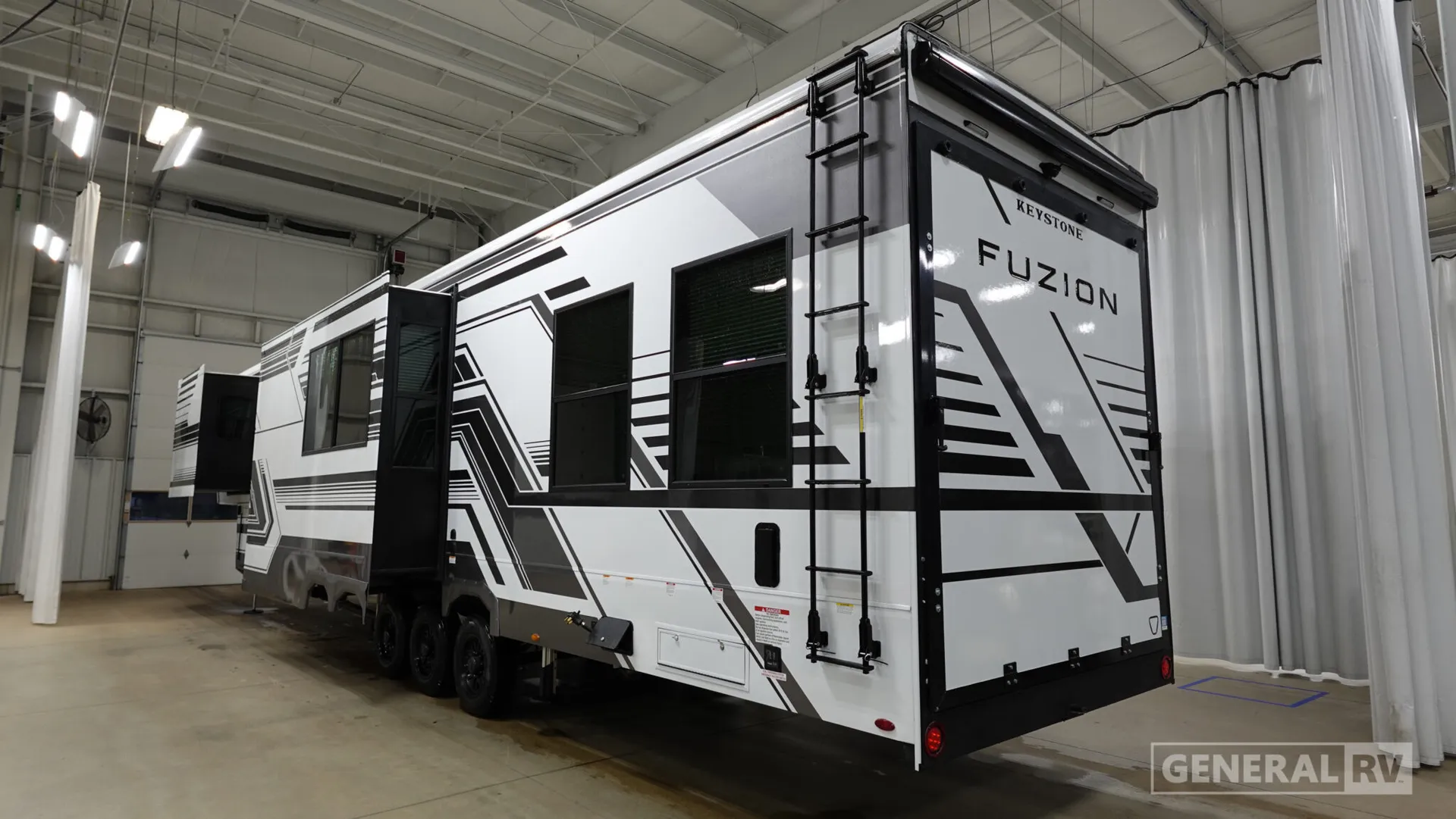 2026 Keystone Fuzion 440 - Photo 4