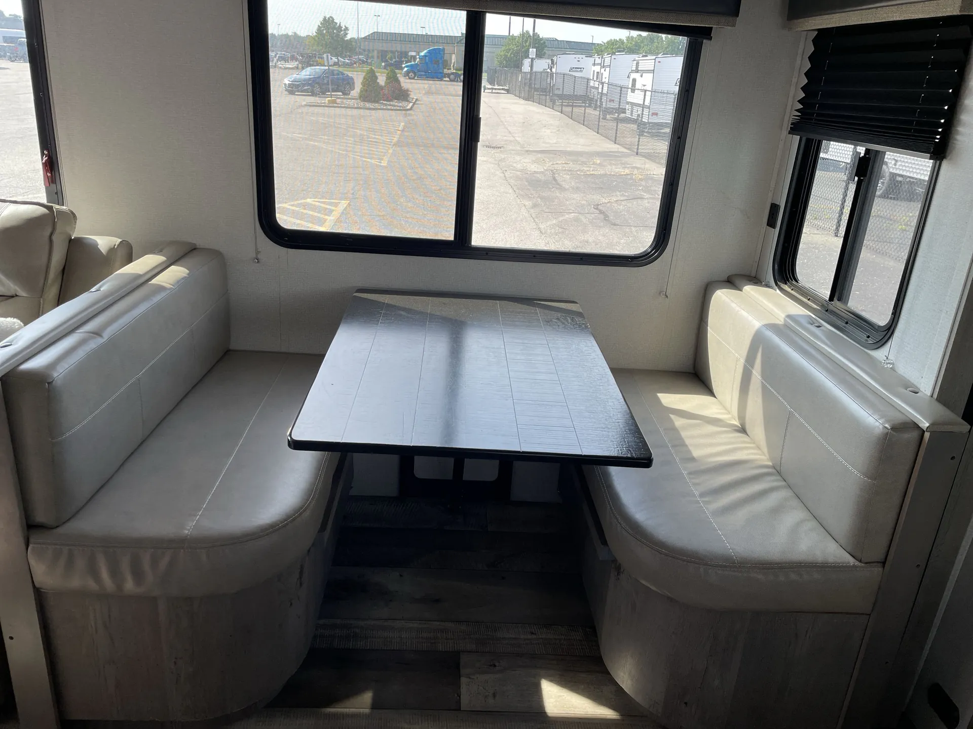 2021 Keystone Outback Ultra-Lite 260UML — living area main