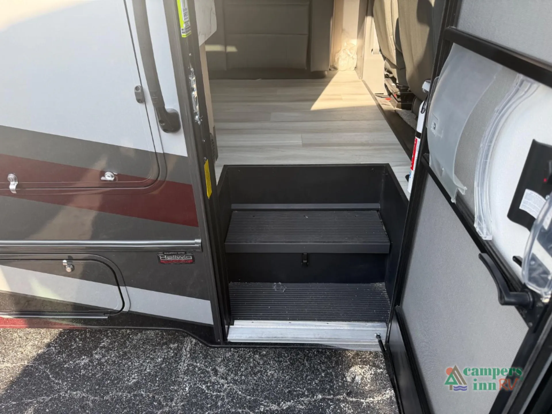 2027 Forest River Sunseeker 3010DS - Photo 4