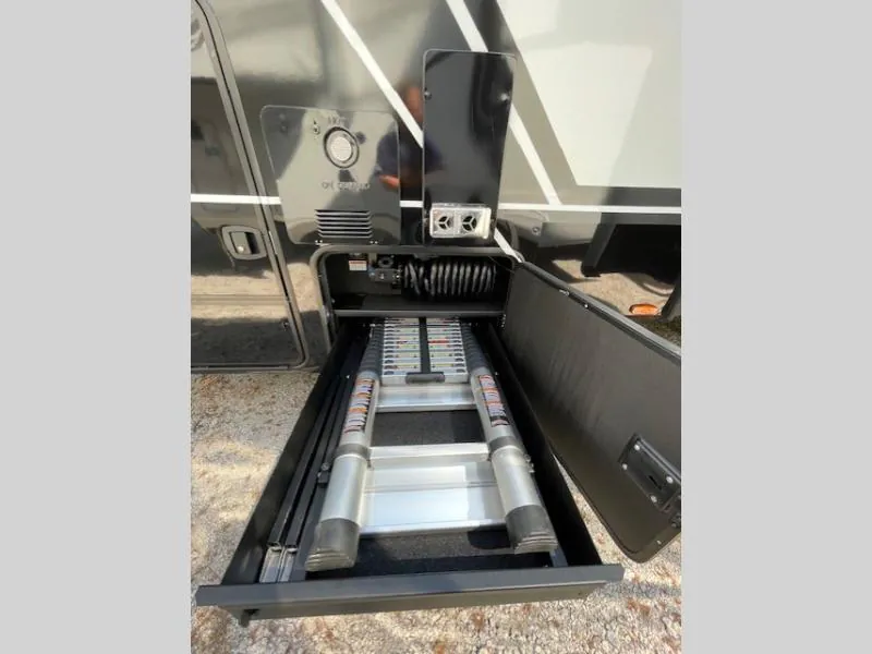 2026 Brinkley Model G 4000, Photos photo 13