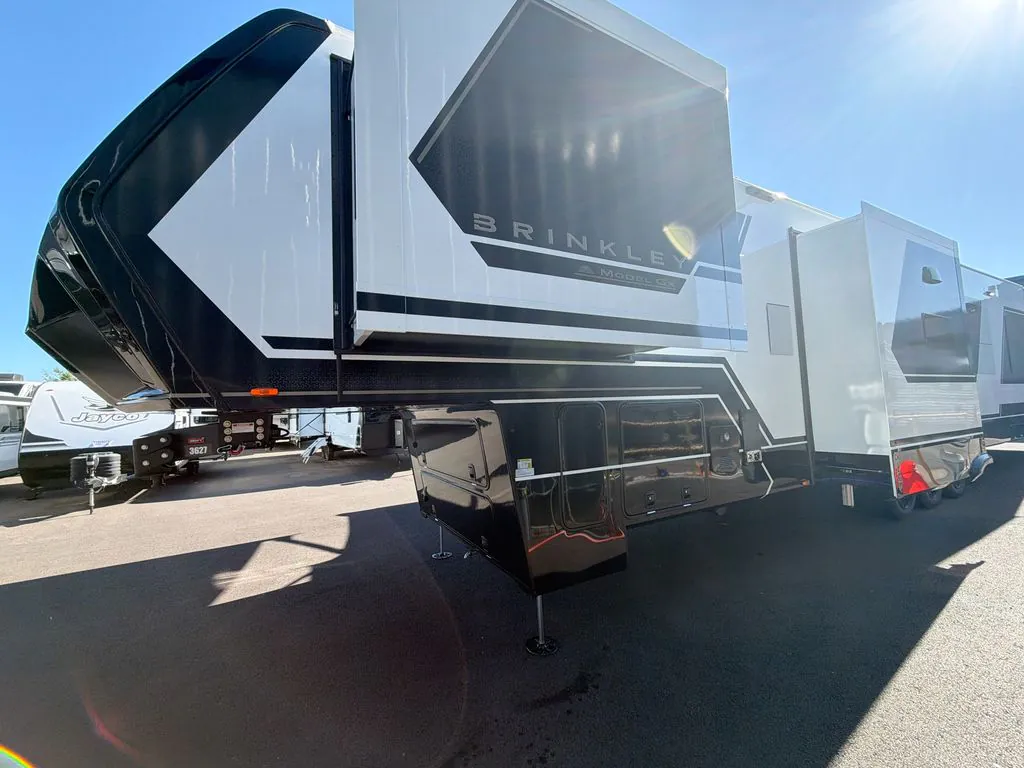 2026 Brinkley Model G 4000, Photos photo 3