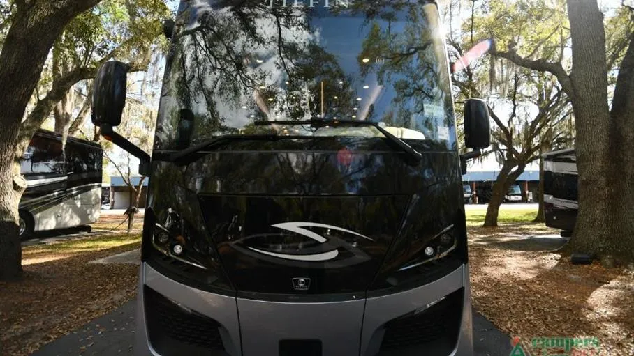 2026 Tiffin Phaeton 35 CH - Photo 2