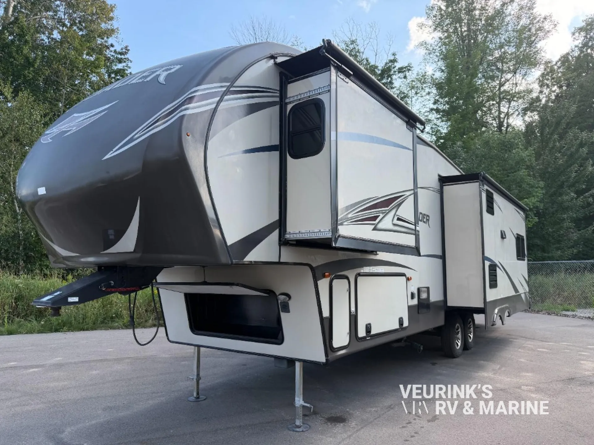 2016 Prime Time Crusader 322RES - Photo 3