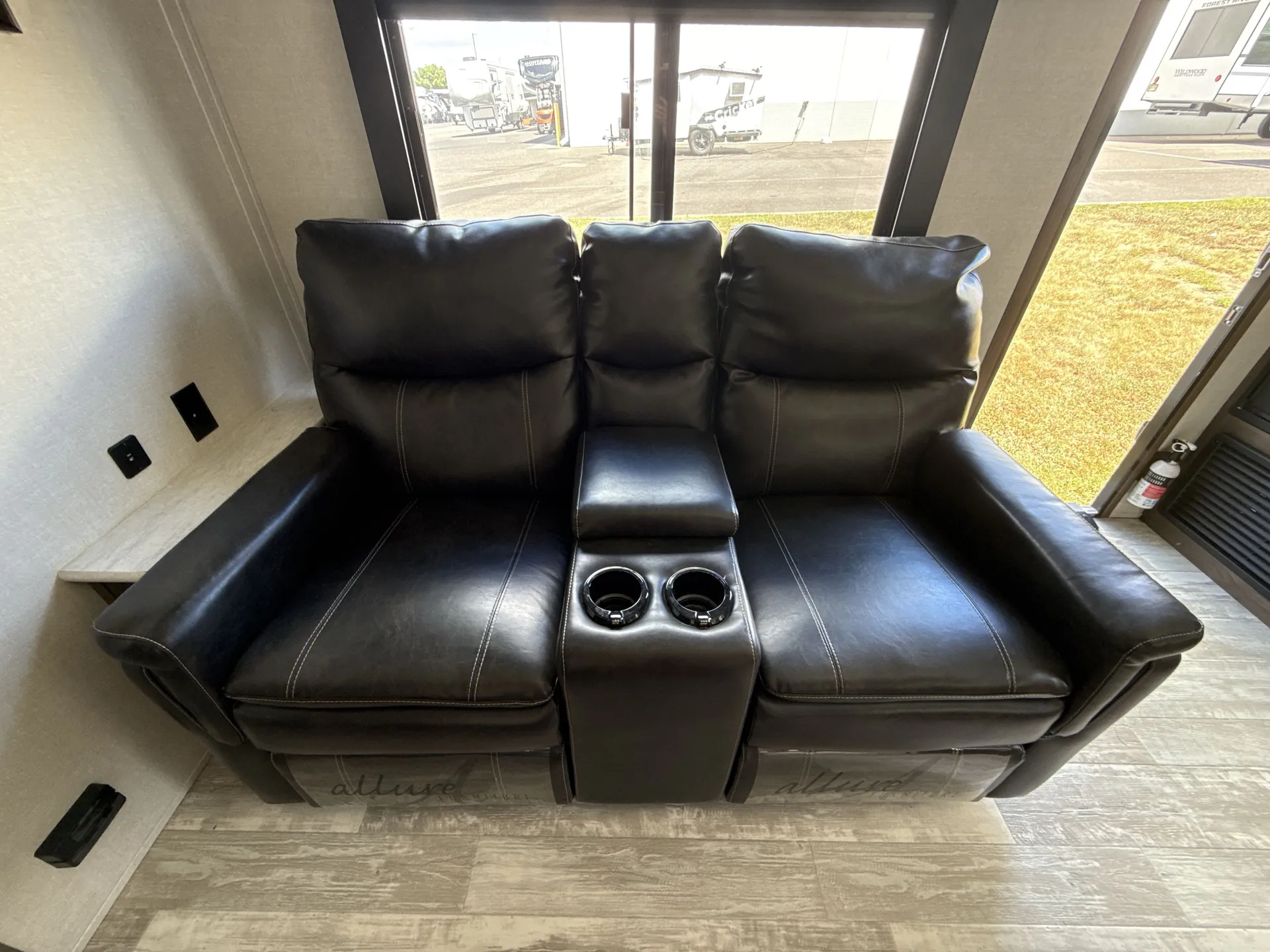 2021 Prime Time Tracer 24RKS — living area main