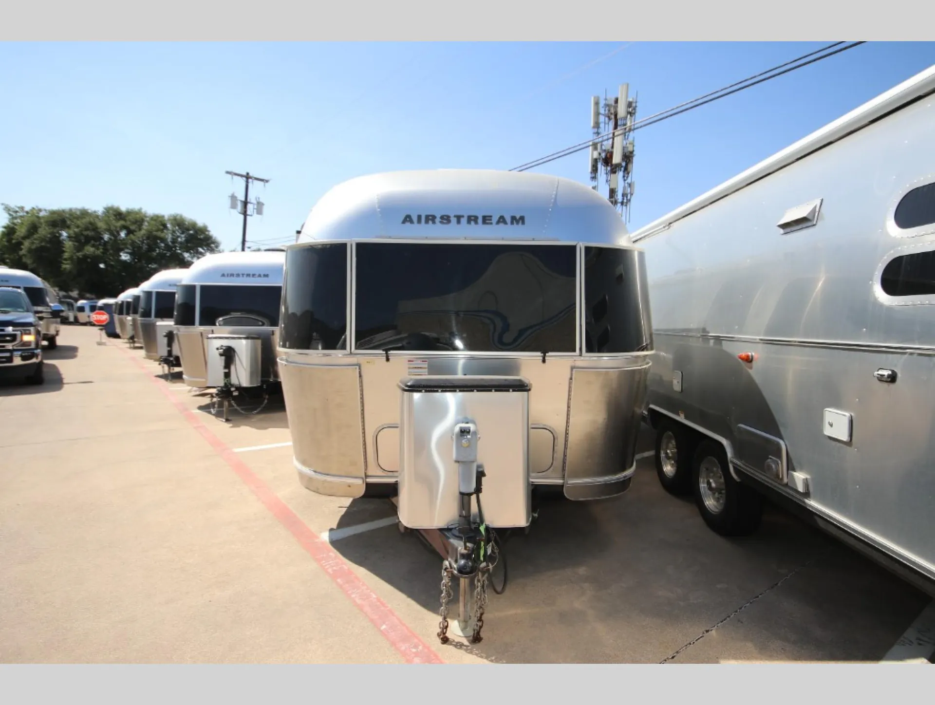 2019 Airstream Globetrotter 27FB - Photo 3