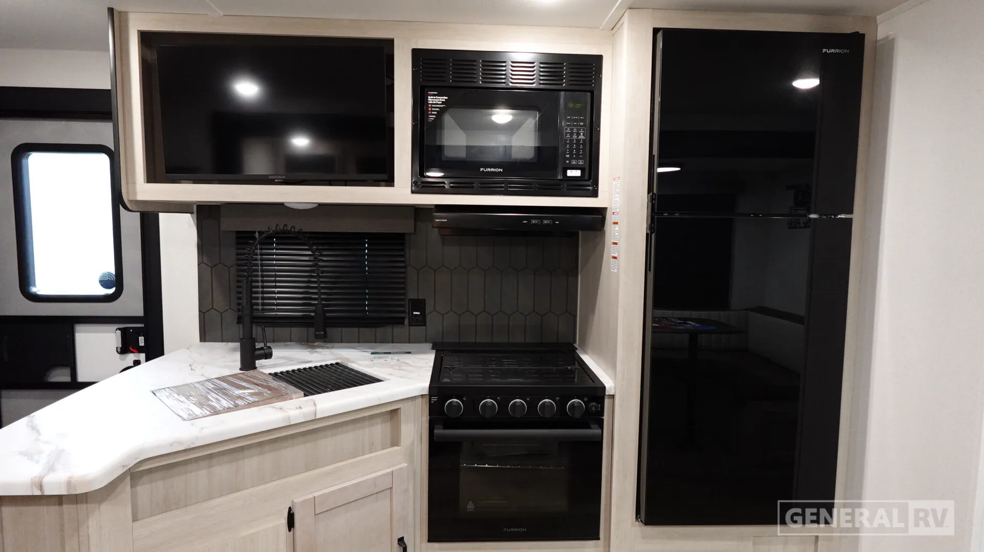 2027 Forest River Puma 32RBFQ — Photo 6
