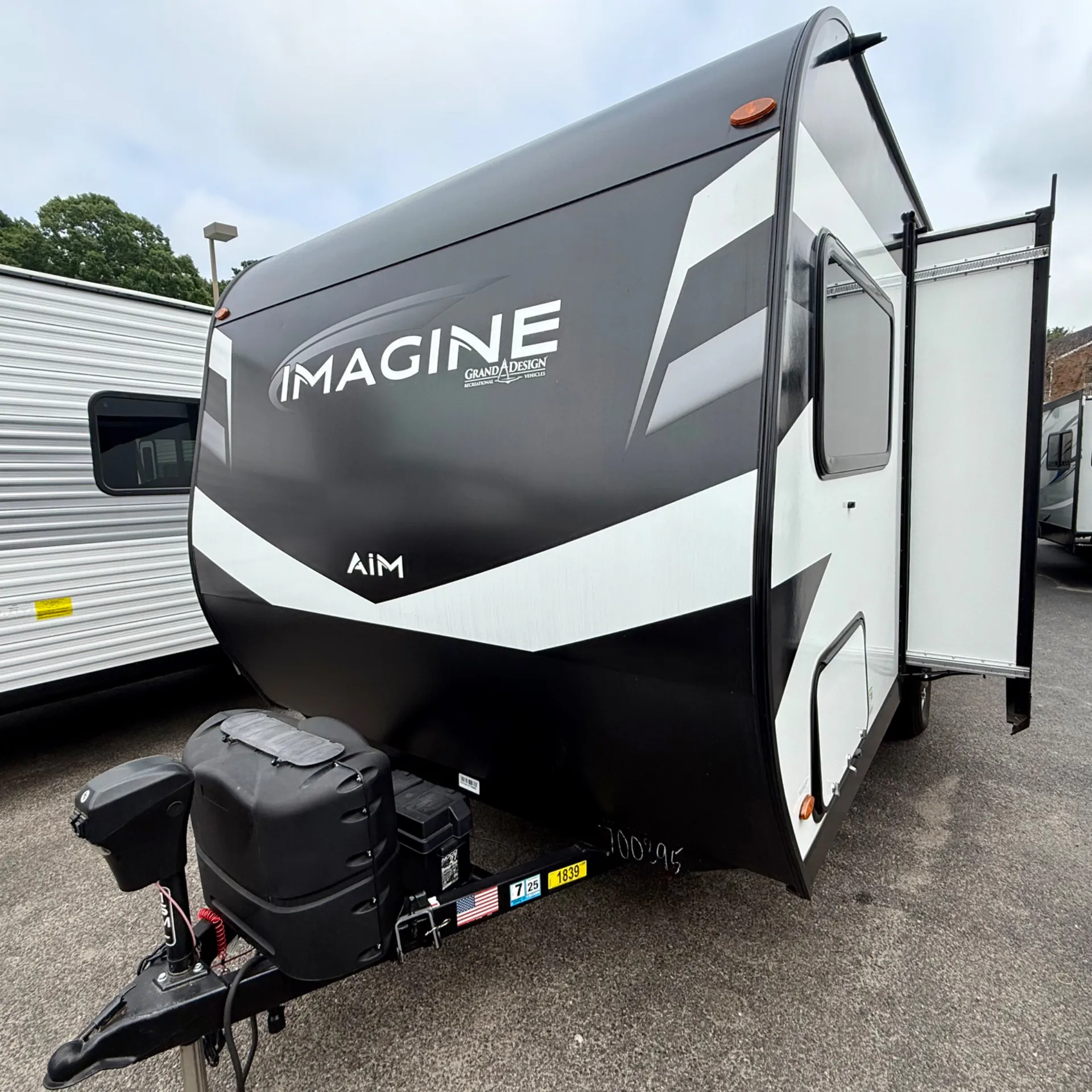 2023 Grand Design Imagine AIM 16ML - Photo 3