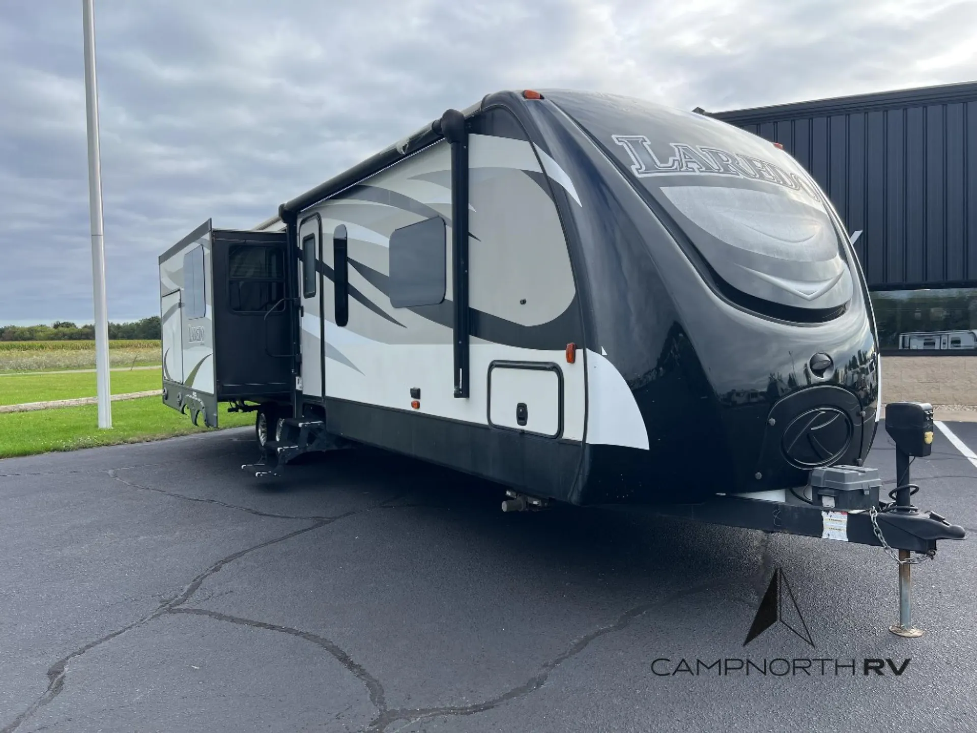 2017 Keystone Laredo 330RL - Photo 2
