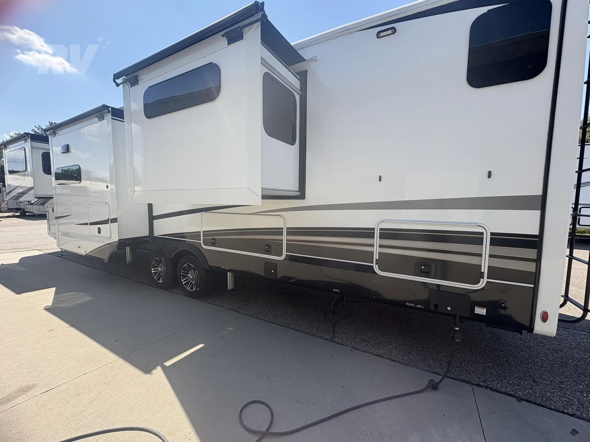 2024 Jayco Pinnacle 38FLGS - Photo 4