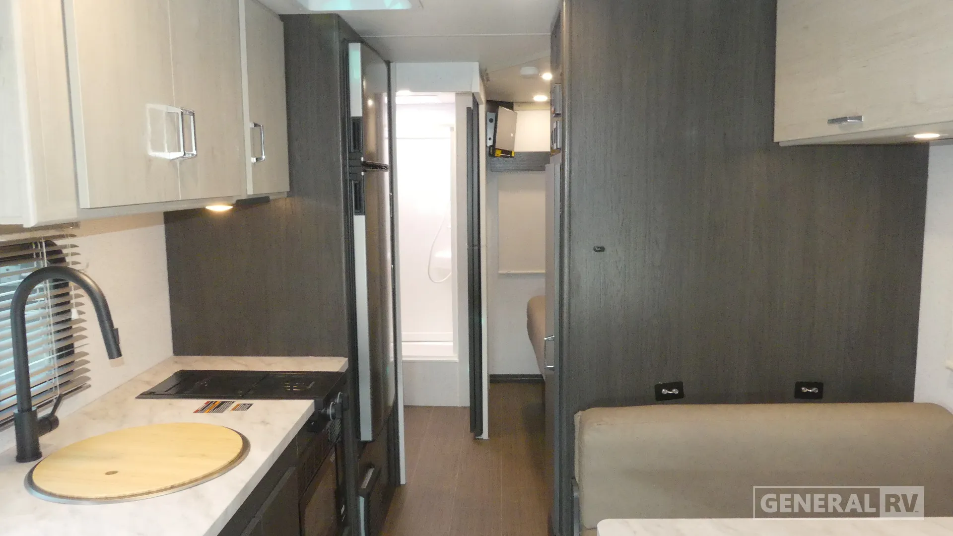 2027 Winnebago Sunflyer 22RS - Photo 3