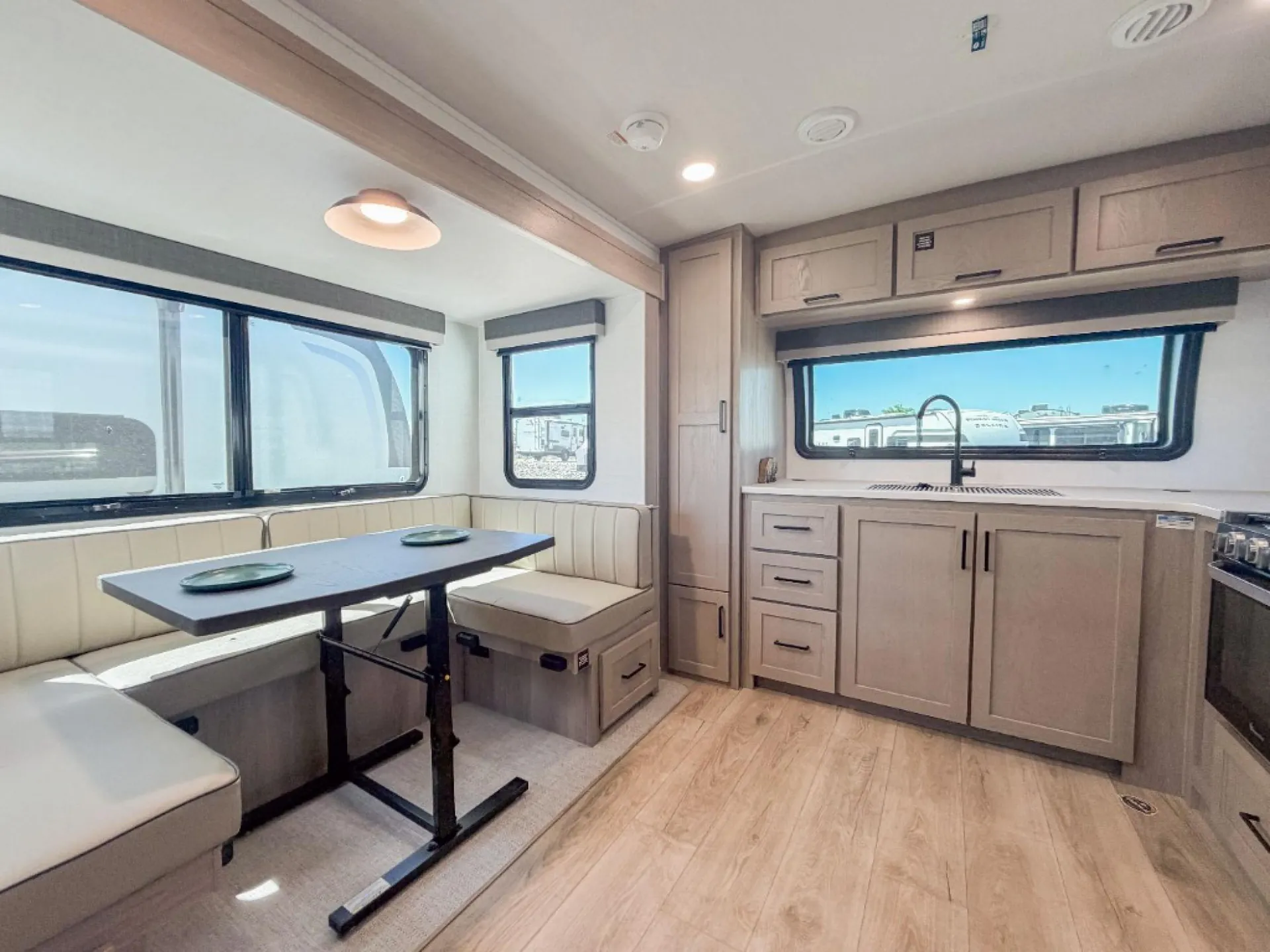 2026 Forest River Rockwood Mini Lite 2506FK — Photo 7