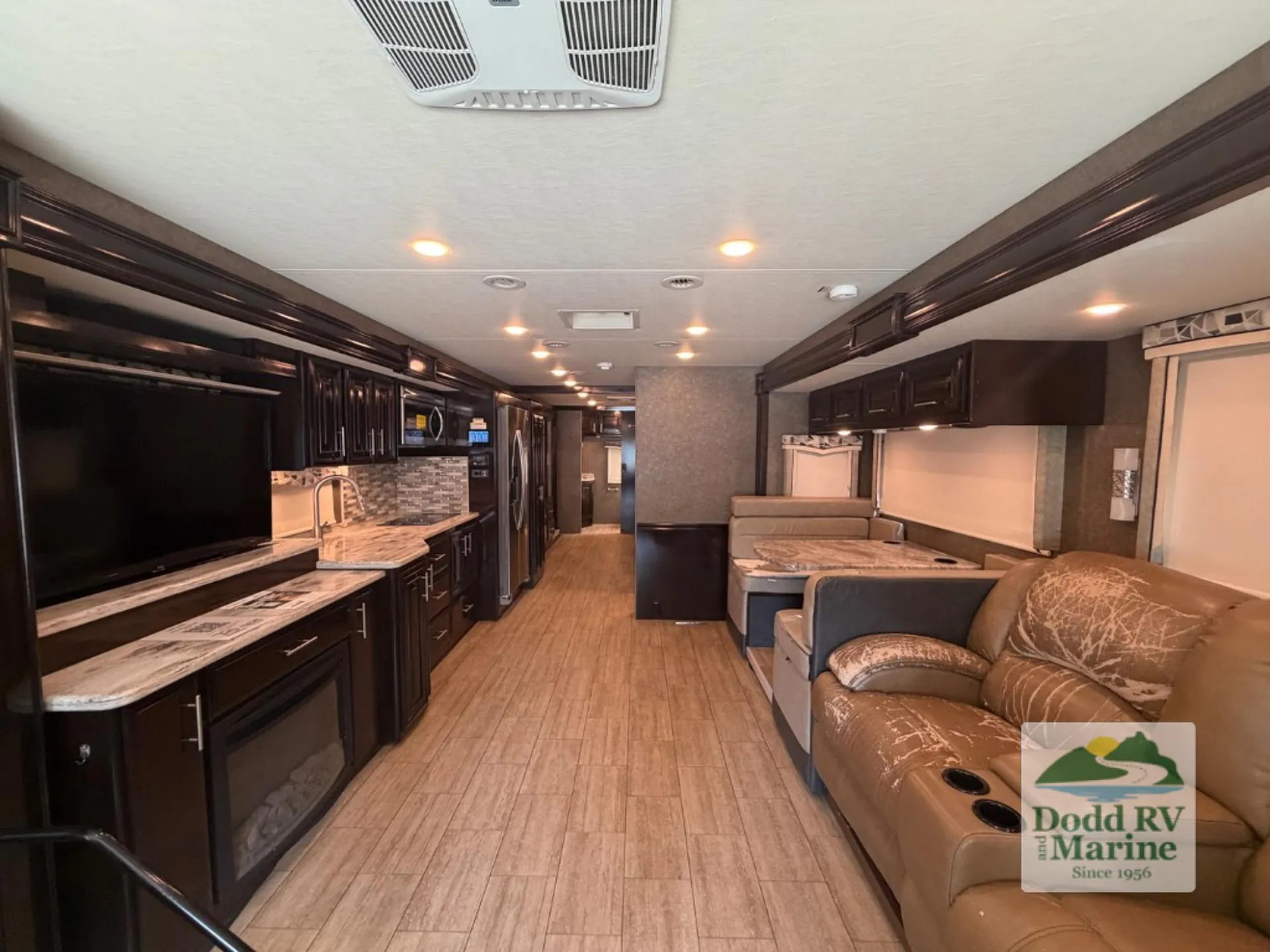 2019 Thor Motor Coach Challenger 37FH - Photo 3