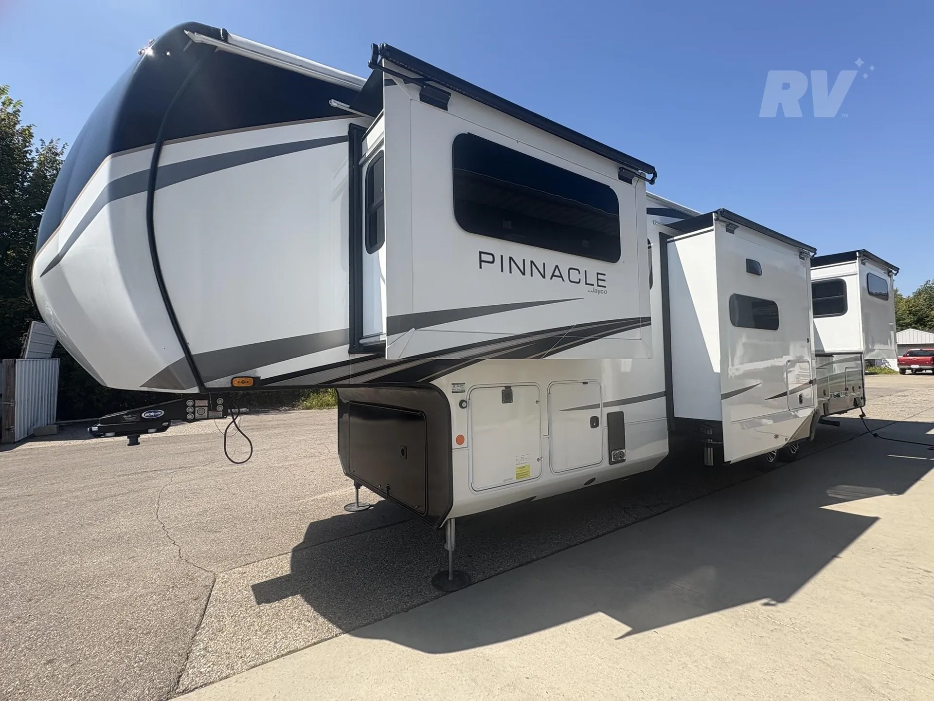 2024 Jayco Pinnacle 38FLGS - Photo 3