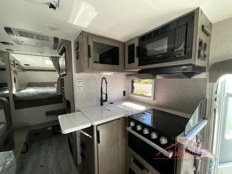 2026 Lance Lance Truck Campers New    1172 - Photo 4