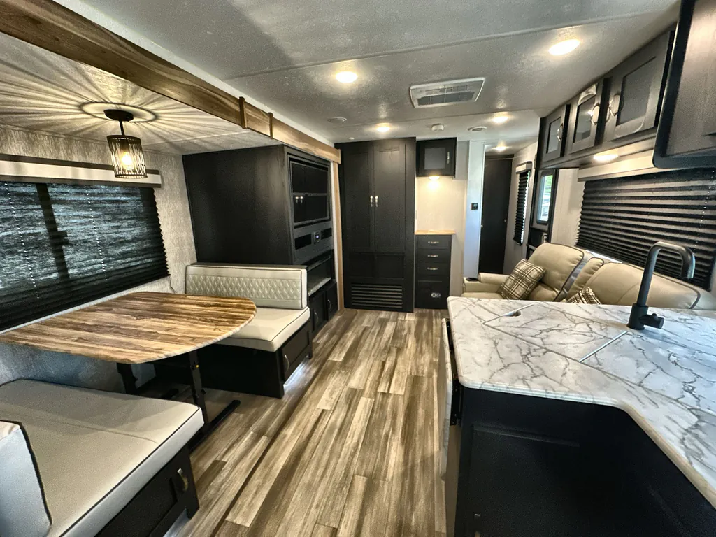 2023 Coachmen Freedom Express Ultra Lite 274RKS, Photos photo 3