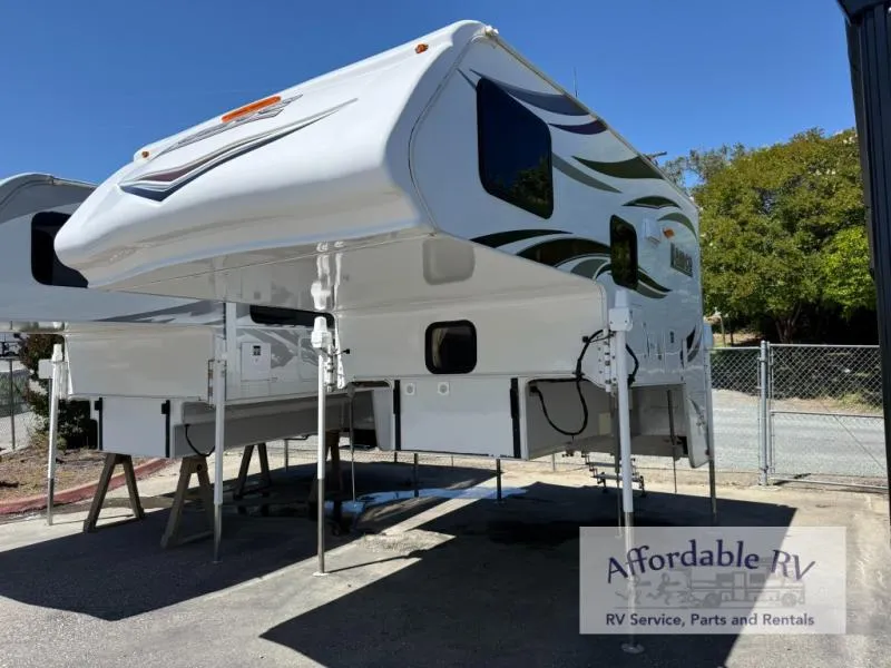 2015 Lance Lance 855S - Photo 2