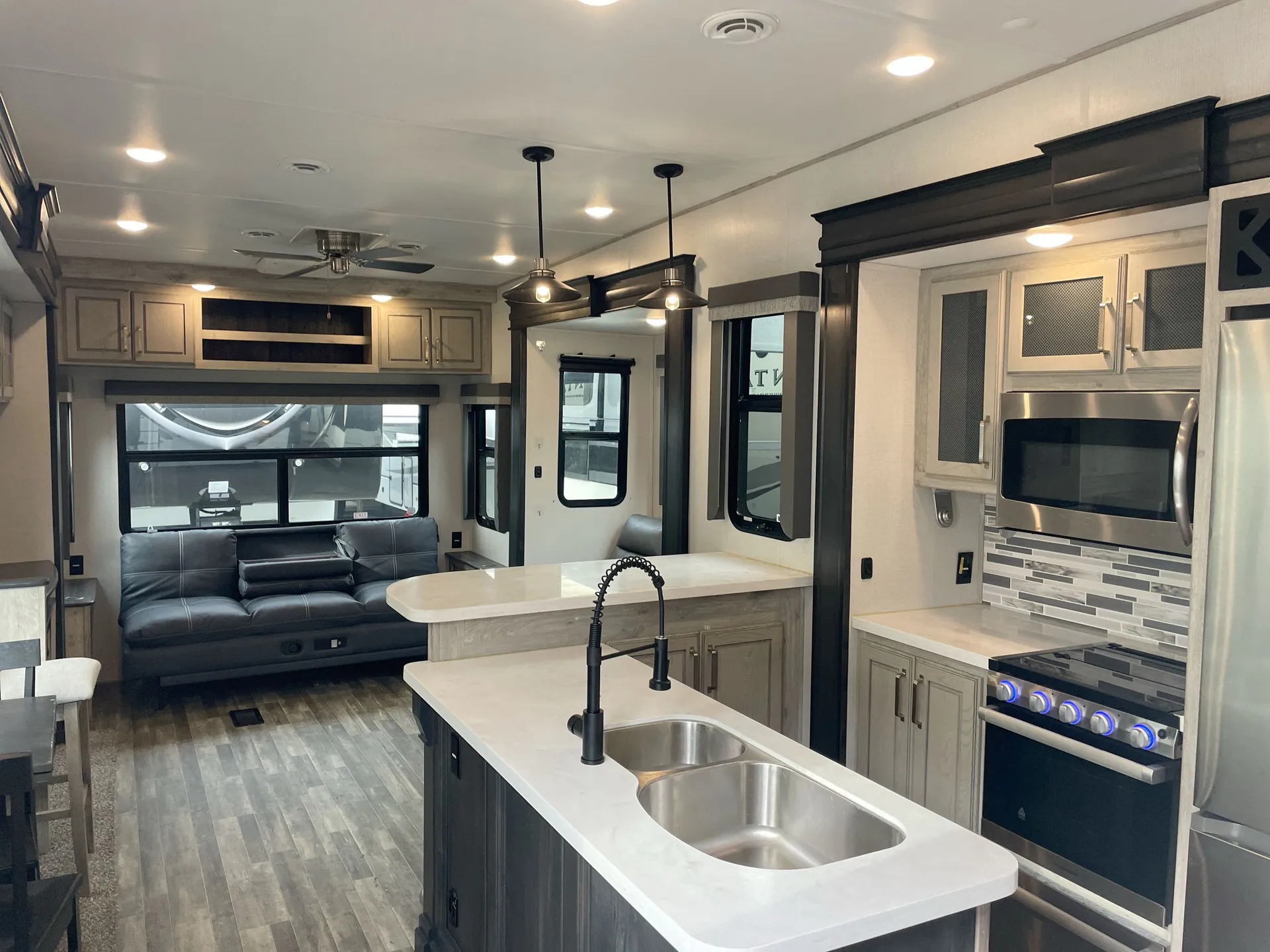 2022 Keystone Avalanche 338GK — living area main