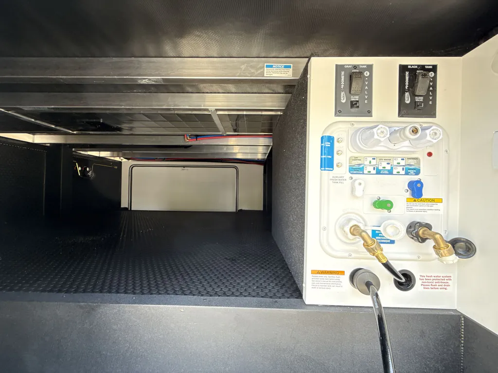 2026 Brinkley Model Z 3600, Photos photo 43