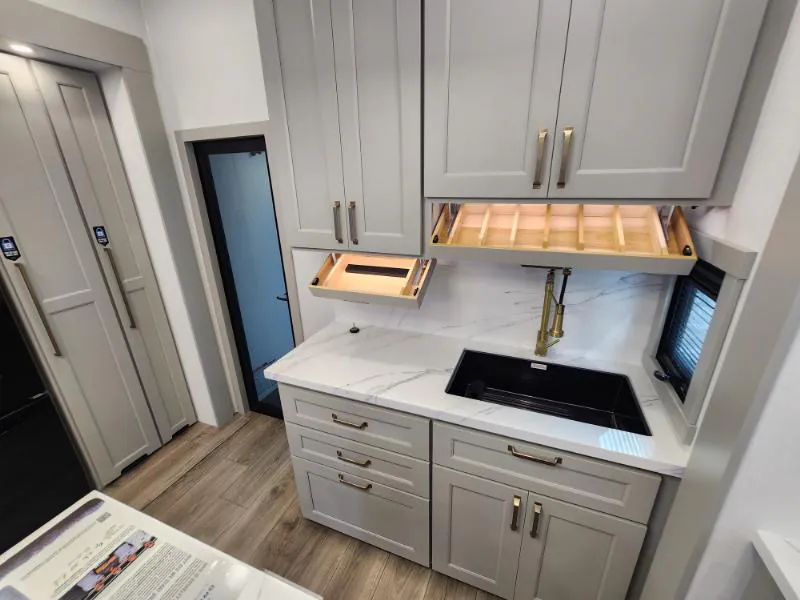 2026 Brinkley Model G 3970, Photos photo 19