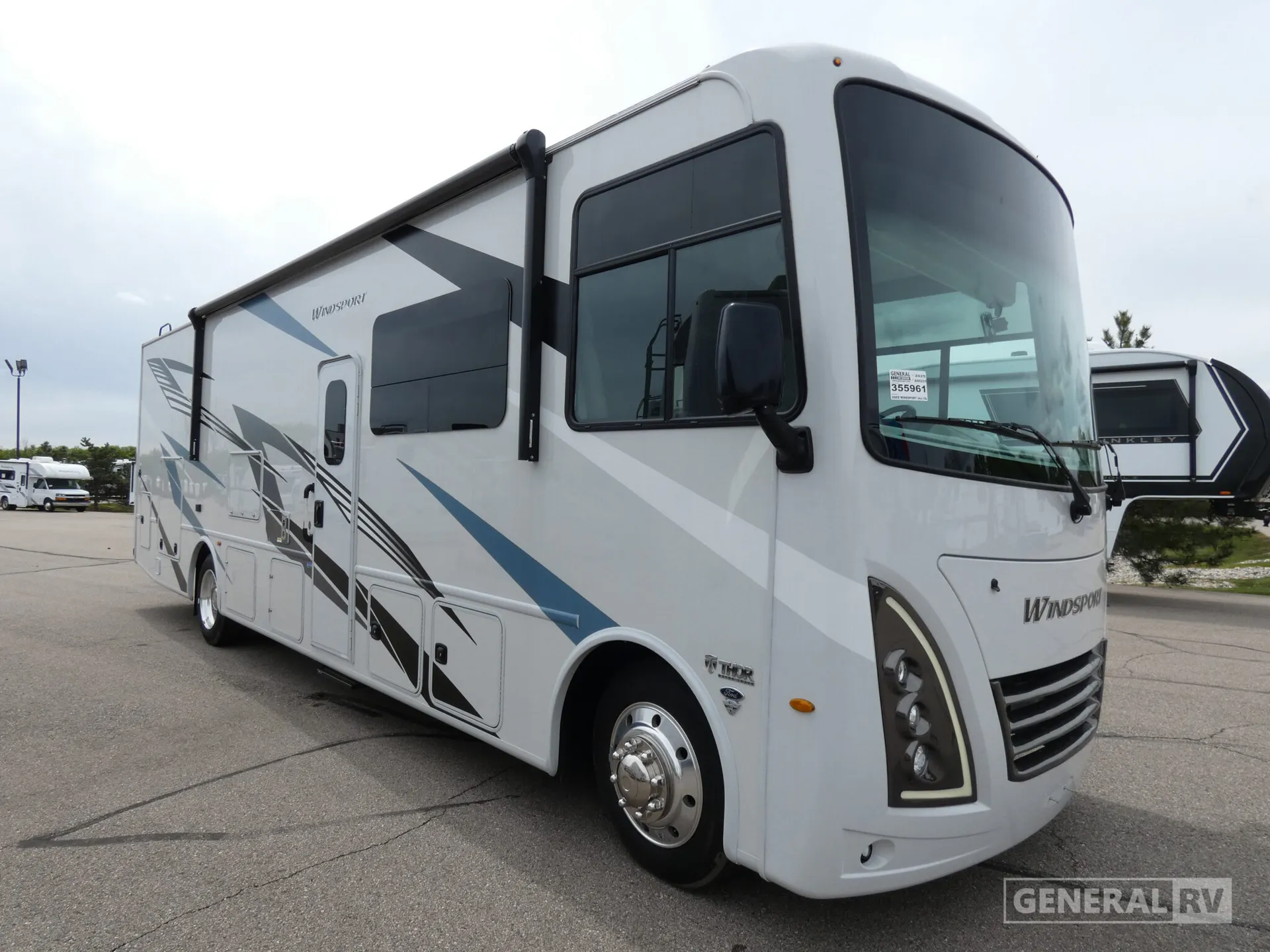 2025 Thor Motor Coach Windsport 34J - Photo 2