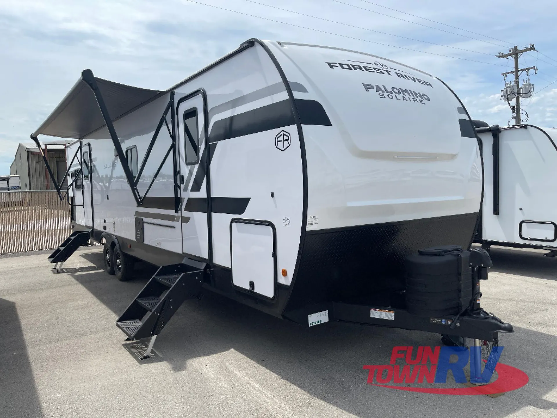2027 Forest River Solaire 3150TBSS dealer photo 1 from Fun Town RV