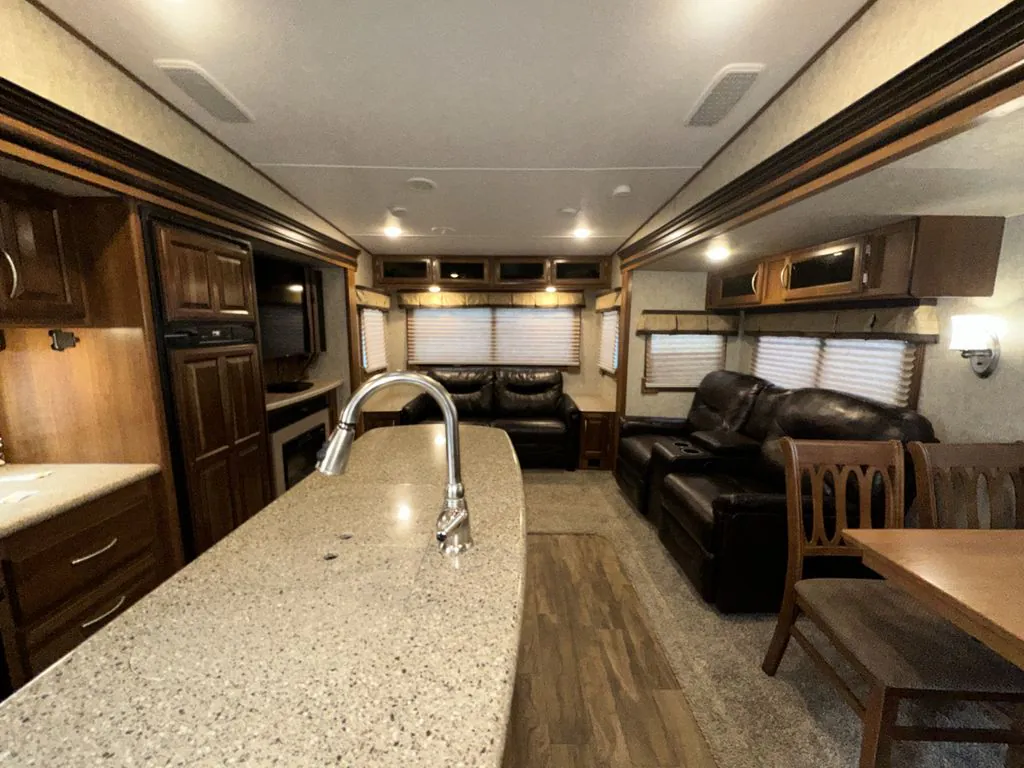 2017 Prime Time Crusader 295RST, Photos photo 5