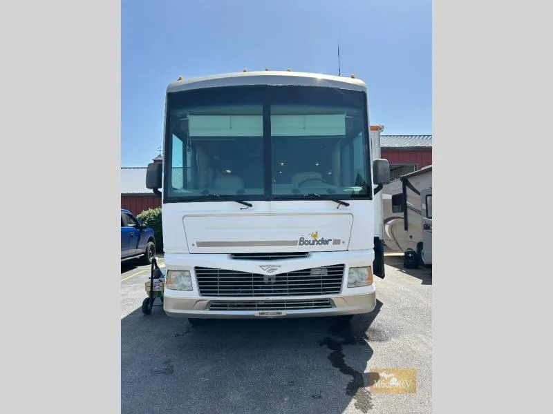 2006 Fleetwood RV Bounder 35E - Main photo