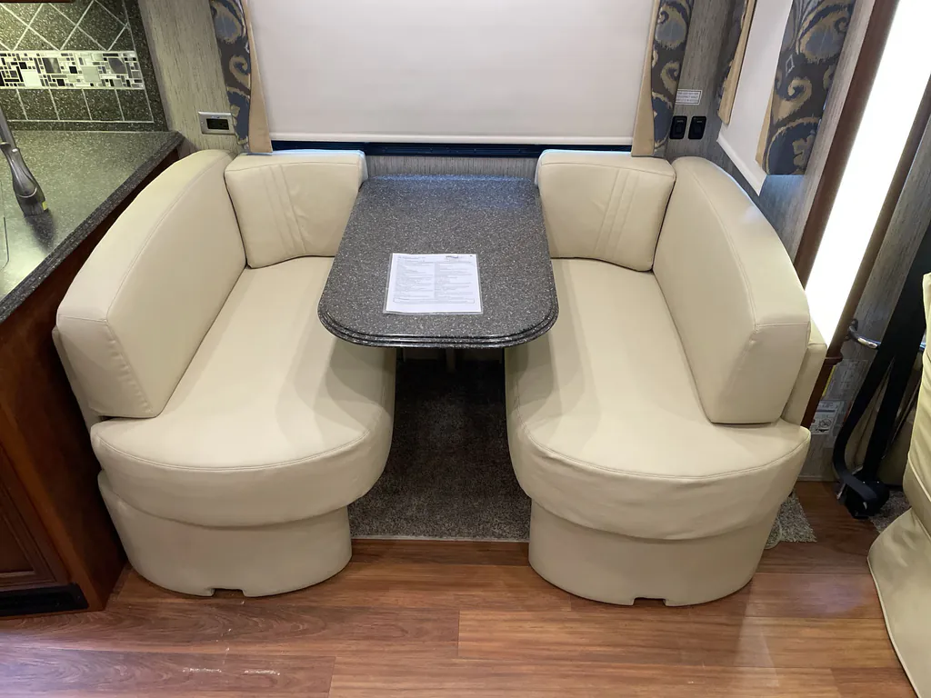 2016 Newmar Canyon Star 3921, Photos photo 43