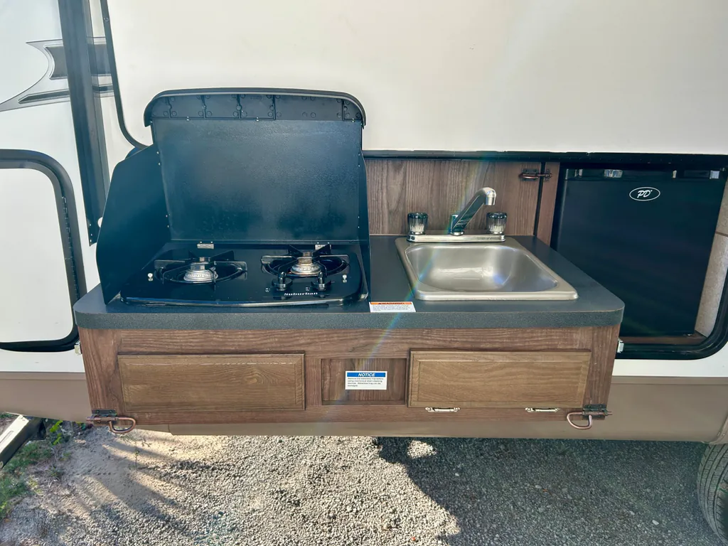 2017 Forest River Flagstaff Micro Lite 25FKS, Photos photo 30
