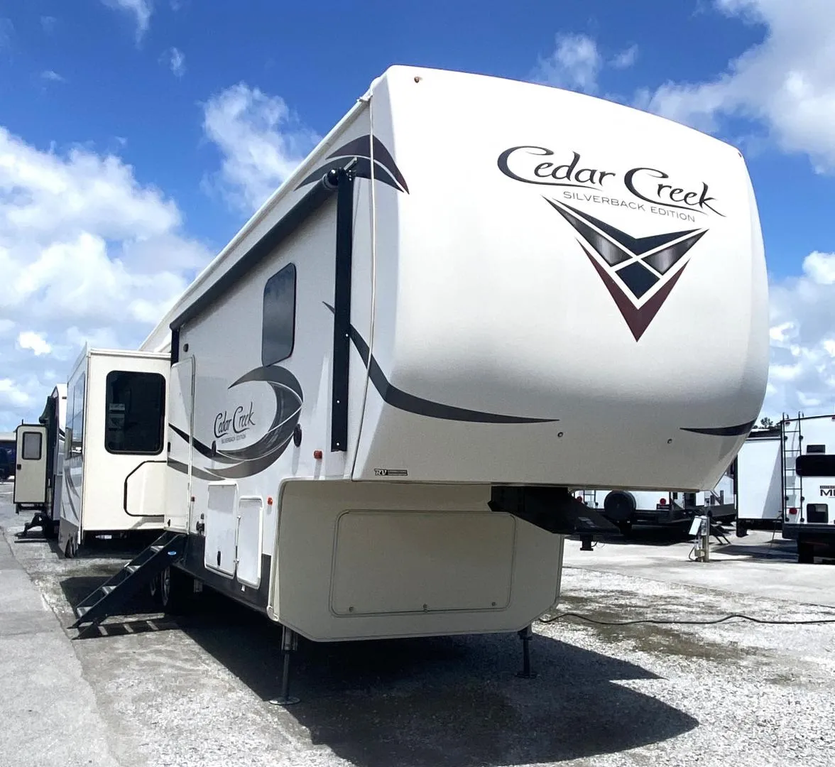 2019 Forest River Cedar Creek Silverback 31IK - Main photo