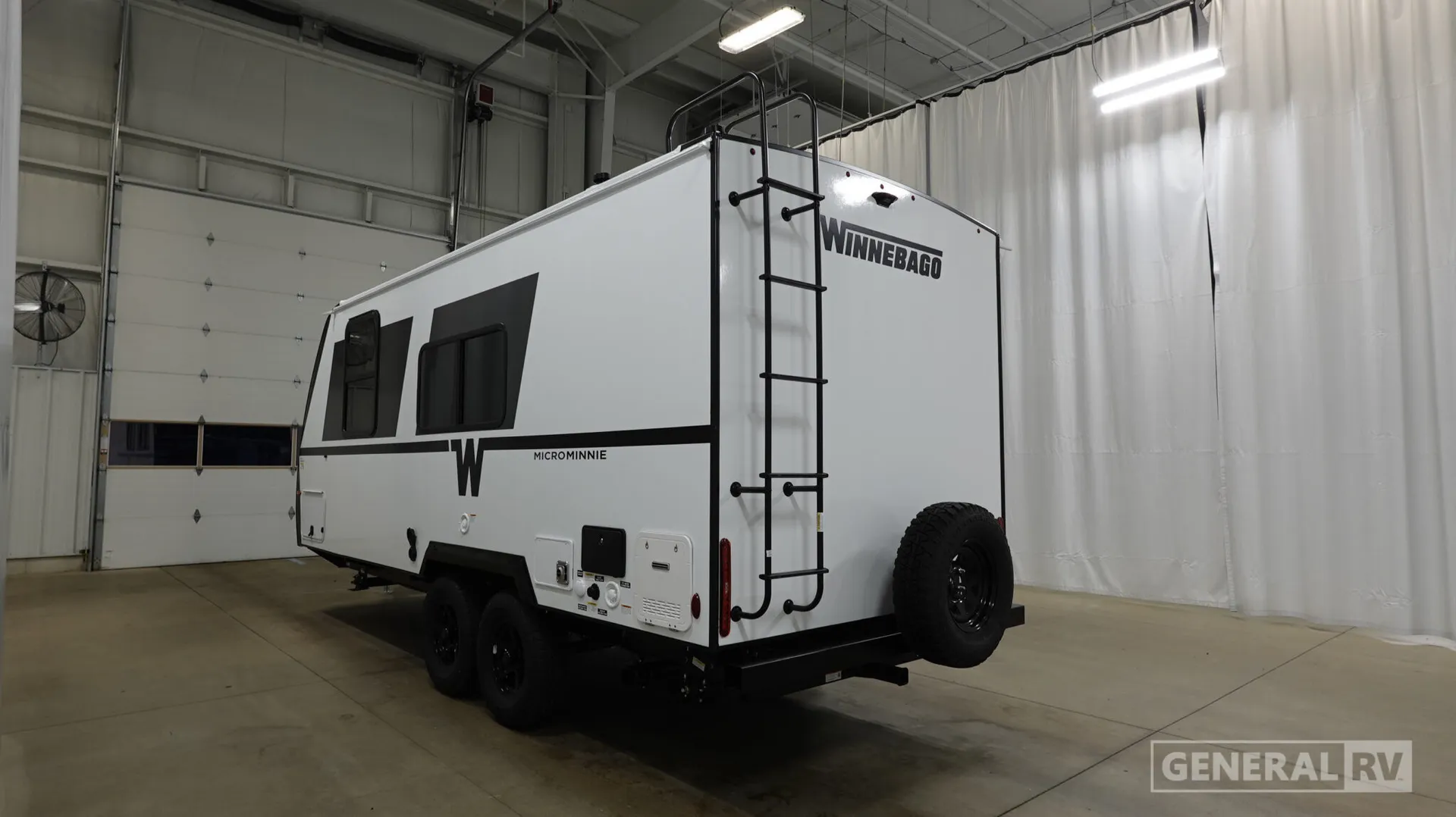 2027 Winnebago Micro Minnie 2000FRB - Photo 4