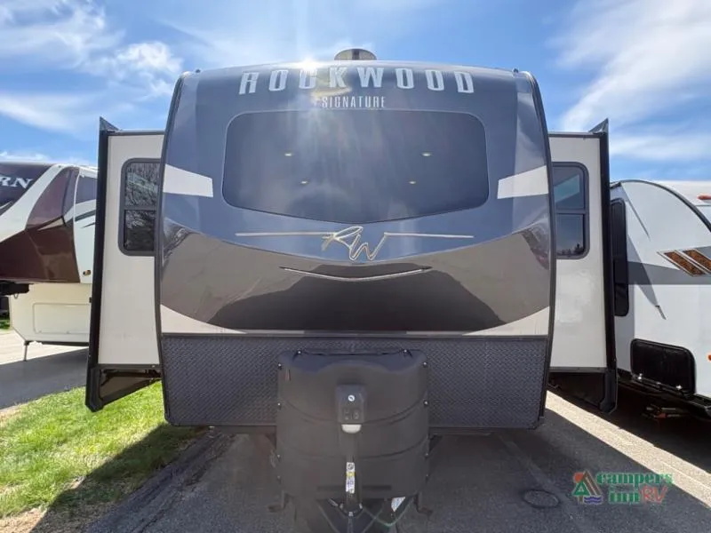 2022 Forest River Rockwood Signature Ultra Lite 8324SB - Photo 3
