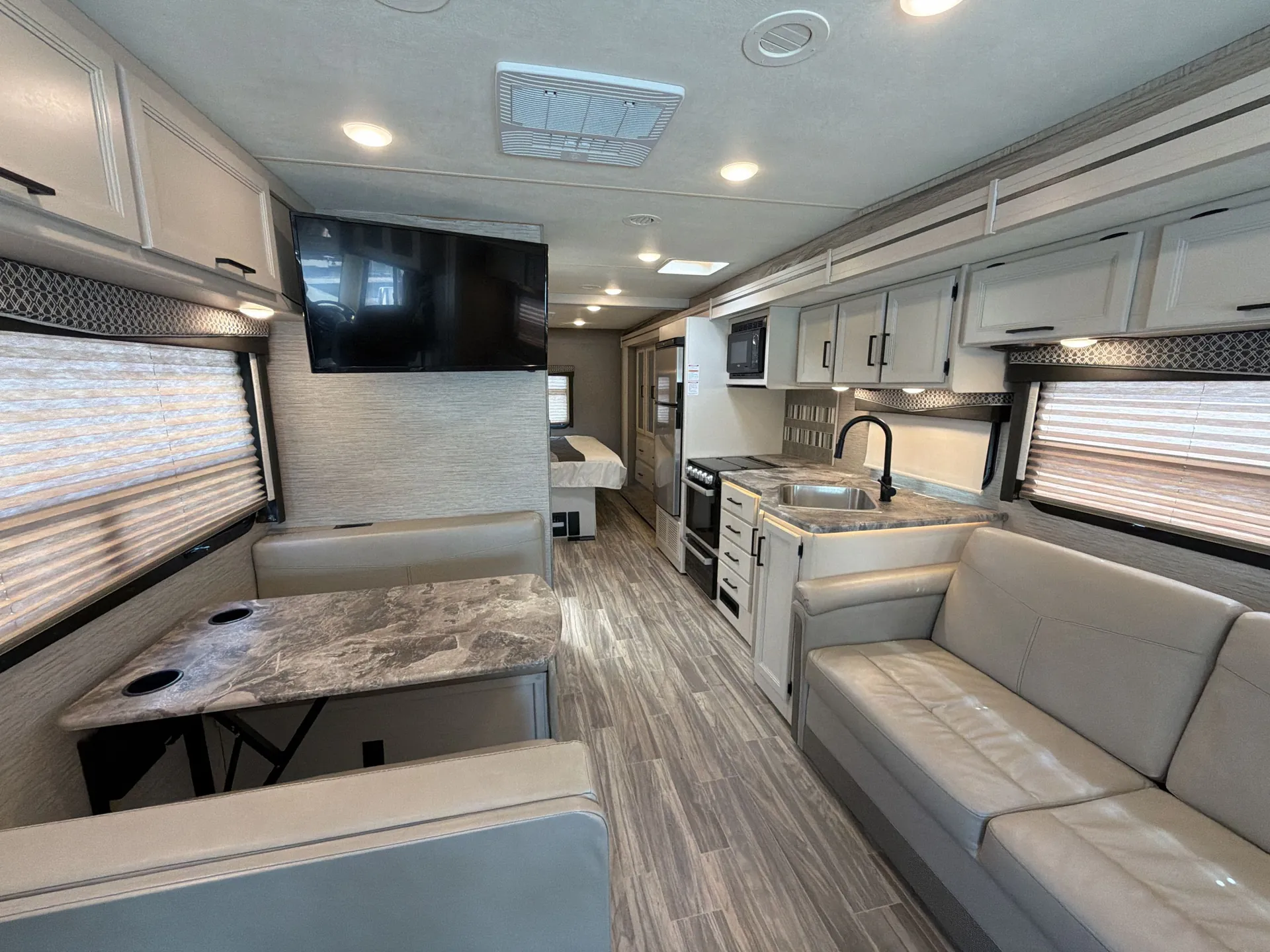 2021 Thor Motor Coach A.C.E 29.5 - Photo 3