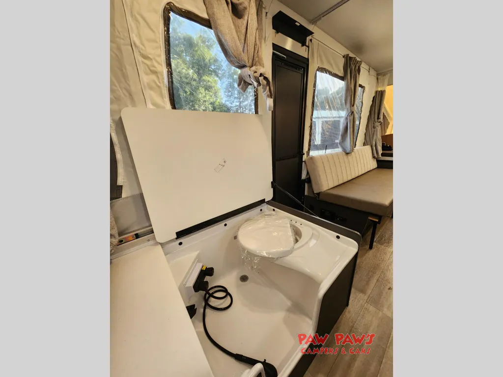 2027 Forest River Rockwood Freedom 2380FT, Photos photo 10