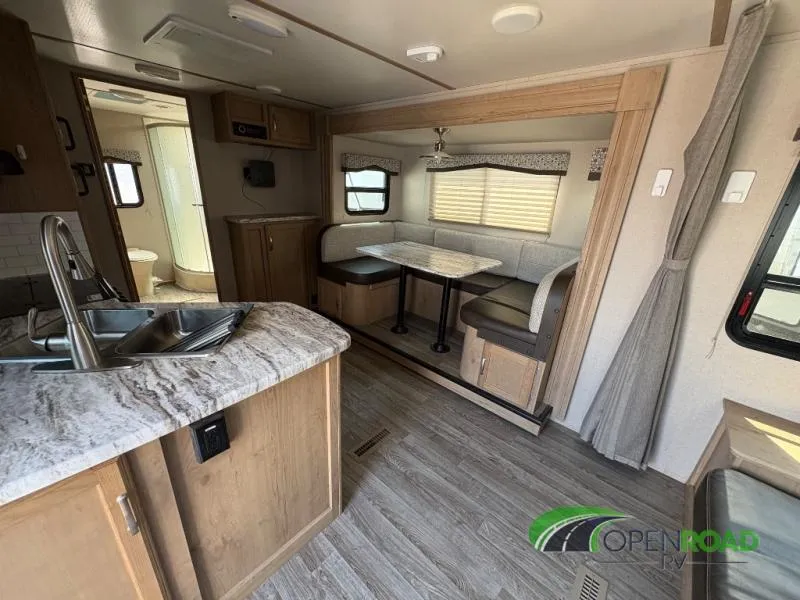 2020 Winnebago Minnie 2201MB - Photo 3