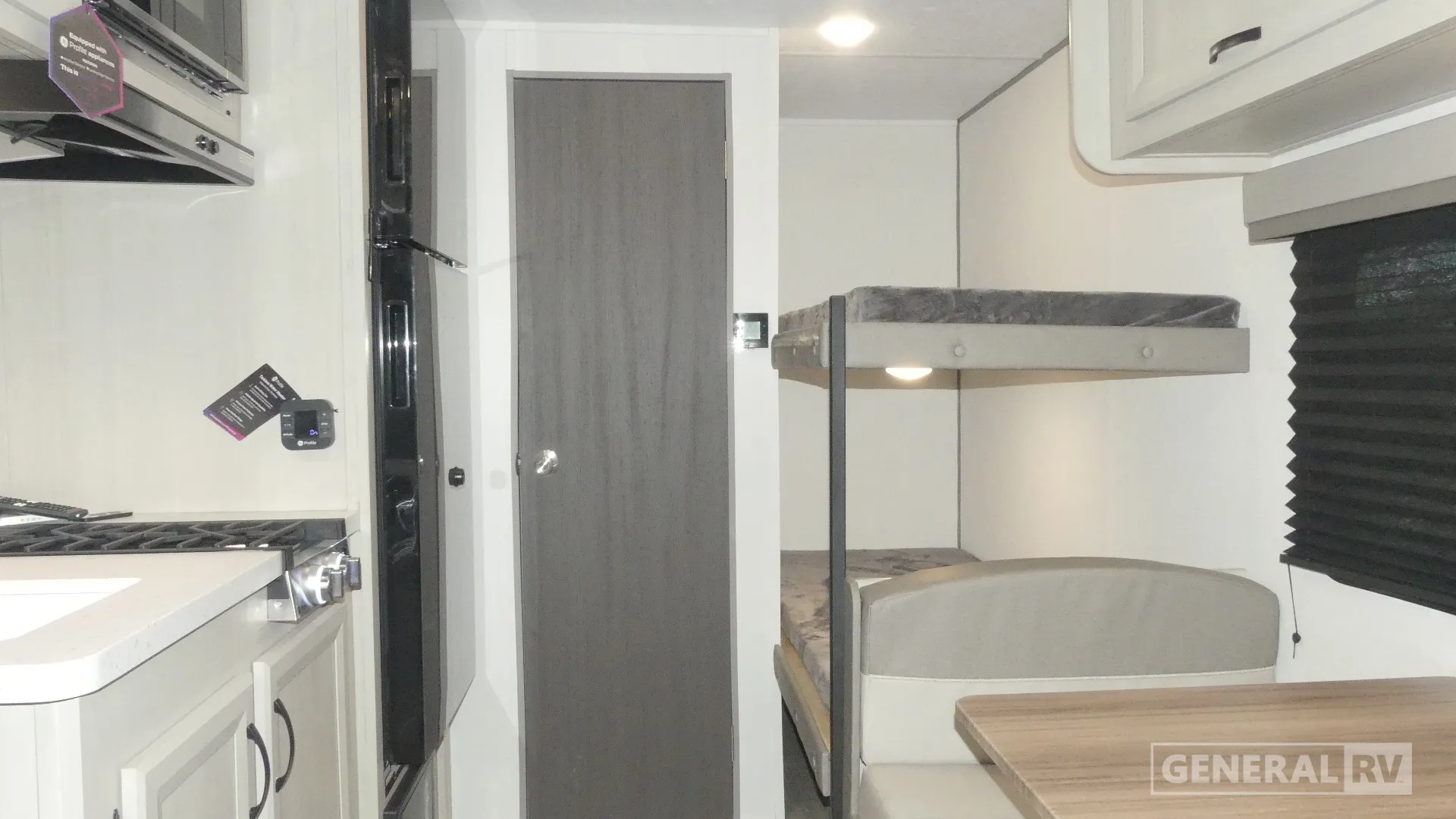 2027 Coachmen Catalina Summit Series 7 164BHX - Photo 3