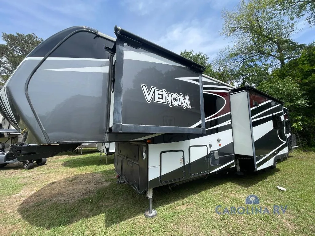 2018 KZ Venom 3911TK - Photo 3