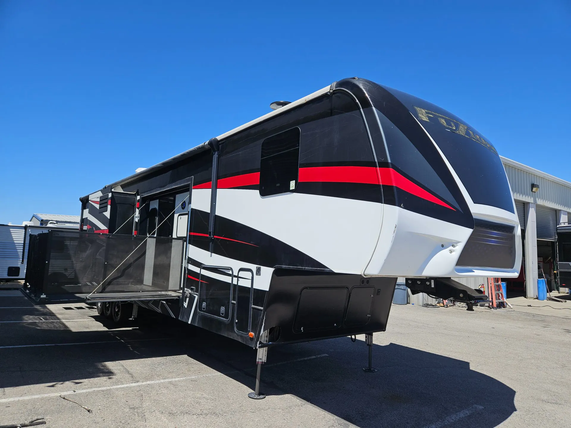 2018 Keystone Fuzion 424 - Photo 2