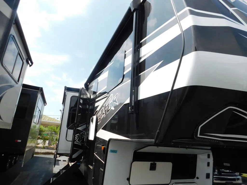 2024 Keystone Raptor 428 - Photo 4