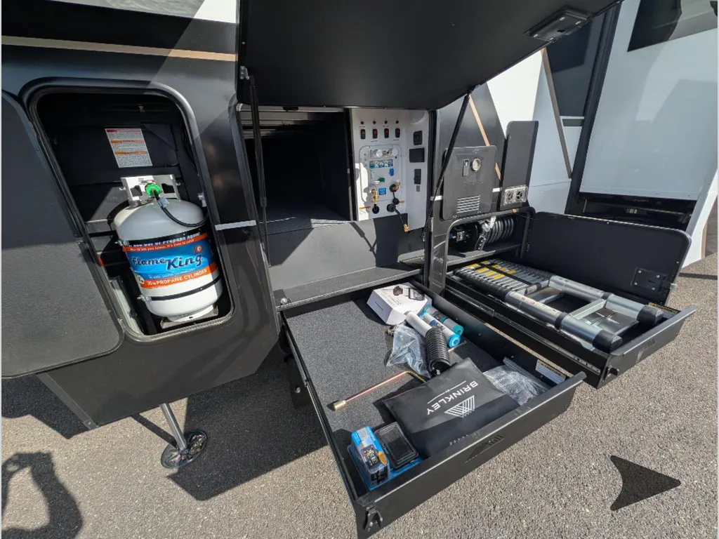 2027 Brinkley Model G 3970, Photos photo 57