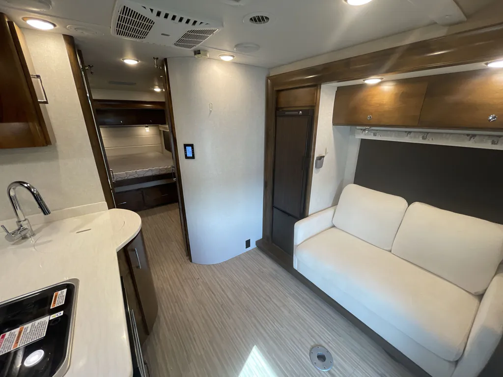 2018 Tiffin Wayfarer 24 BW, Photos photo 2
