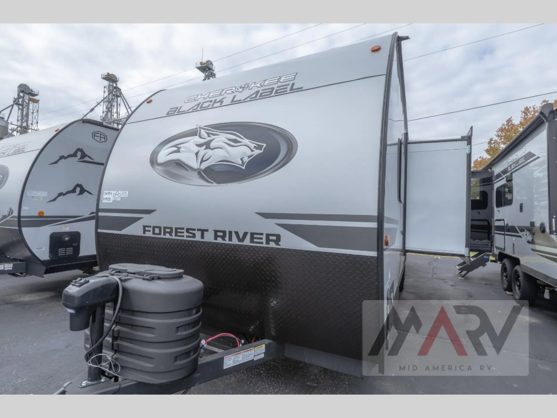 2026 Forest River Cherokee Grey Wolf Black Label 23DBHBL - Photo 4
