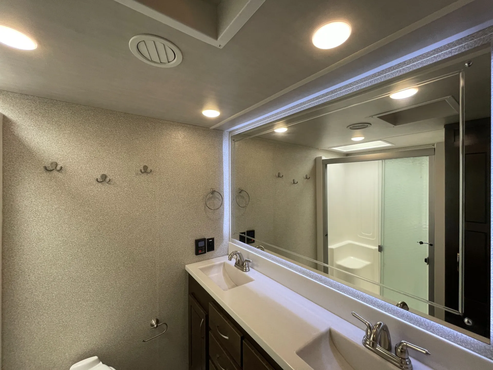 2020 Forest River Cedar Creek Hathaway Edition 36CK2 — Photo 7