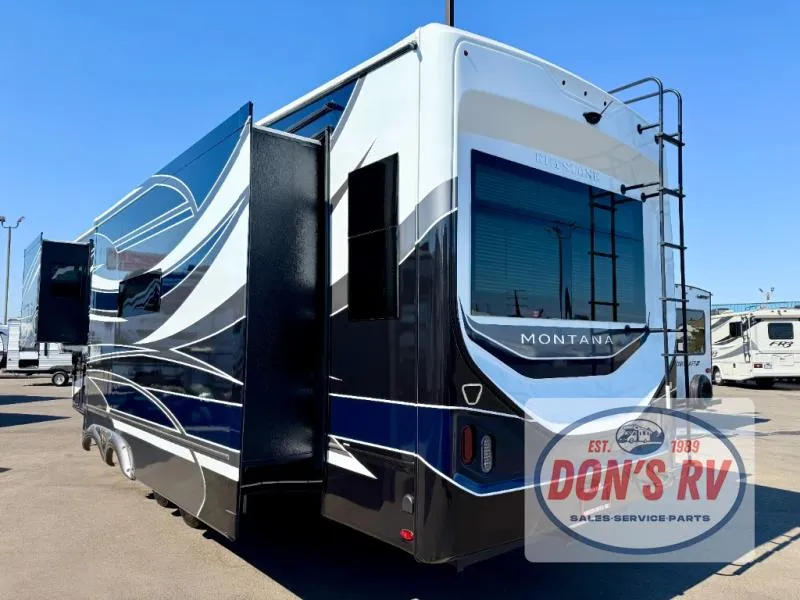 2026 Keystone Montana 3231CK - Photo 4